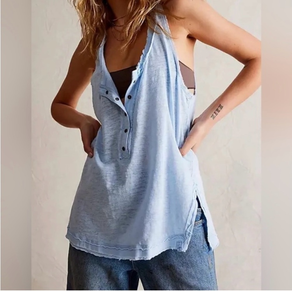 Free People/ We The Free Light Blue Buttoned Tunic Tank Top Size Medium